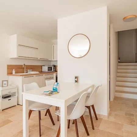 Appartement Magnifique Vue Mer Au Centre Du Lavandou Le Lavandou