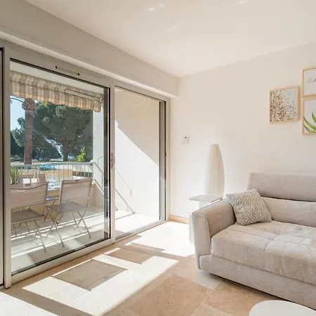 Magnifique Vue Mer Au Centre Du Lavandou Appartement *